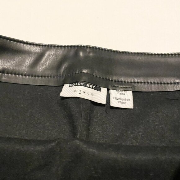 Noisy May Vegan Faux Leather Miniskirt Zip Closure Womens Size Small - Picture 3 of 16